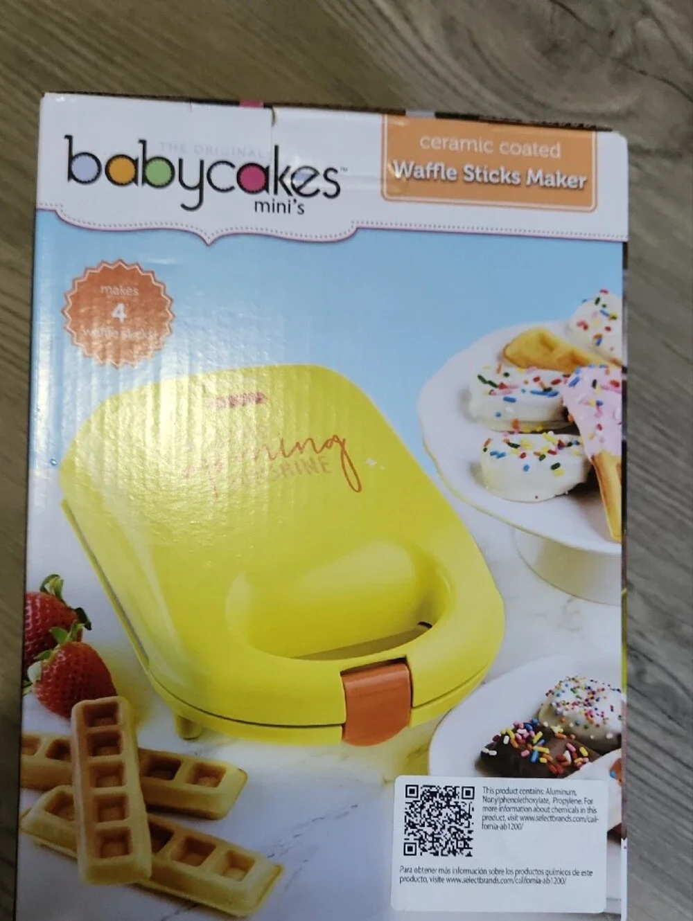 babycakes Mini Yellow Waffle Sticks Maker - Ceramic Coated